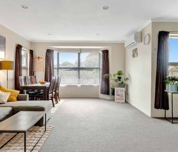 Easy-Care Dinsdale Home - Photo 4