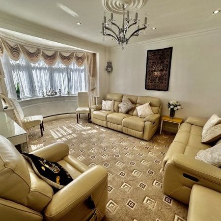 Torquay Gardens, Ilford, IG4, Property for rent - Photo 1