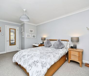3 Bed Flat, Seymour Square, BN2 - Photo 5