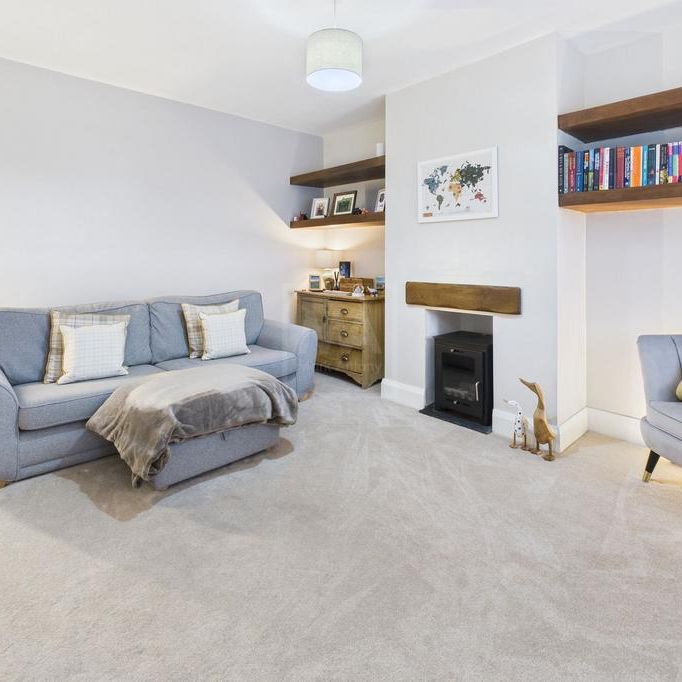 3 bedroom semi-detached house to rent - Photo 1