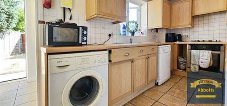 Hatcher Crescent, Colchester - Photo 5