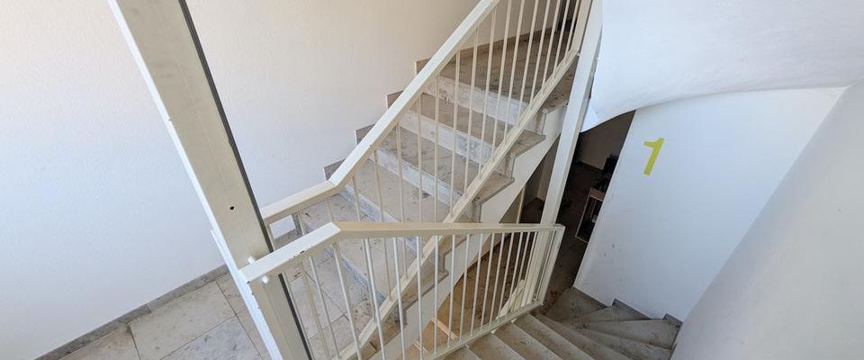 ++ nur ein Katzensprung in die Innenstadt - schöne 2-Raum Wohnung (mit Personenaufzug) ++ - Photo 1