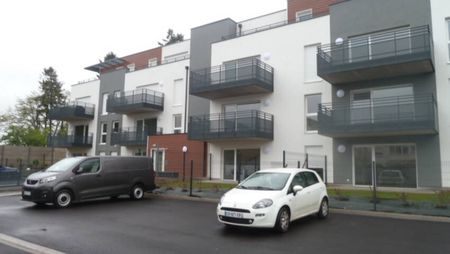 AUMETZ-RESIDENCE RECENTE - F2 - CUISINE EQUIPEE PARKING - Photo 5