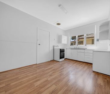 3x1 IN GREAT LOCATION! - Photo 4