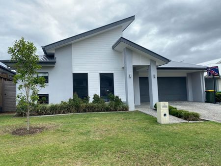 QLD, 26 Taunton Cct, 4055, Upper Kedron - Photo 4