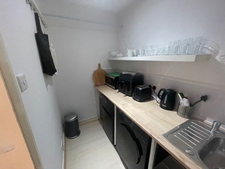 2 Bed Flat, Huntersdale, BS9 - Photo 2