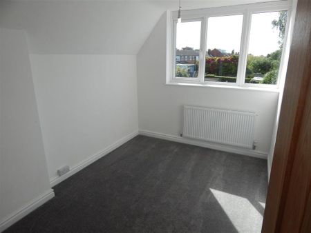 3 bedroom link detached house to rent - Photo 5