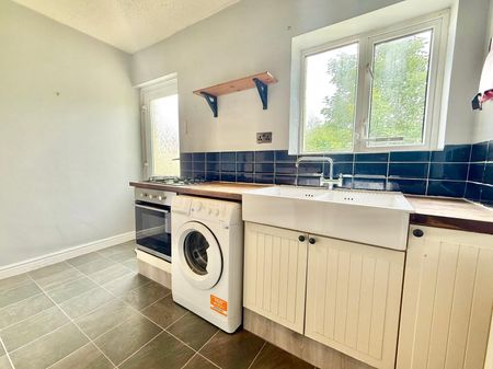2 bedroom apartment to rent - Photo 5
