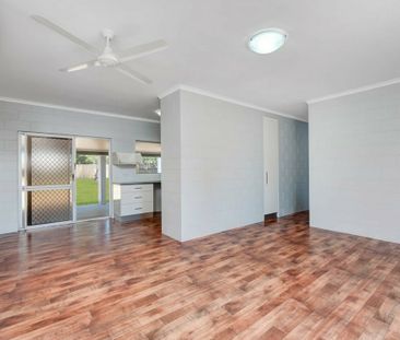 FENCED FAMILY HOME!! - Photo 4