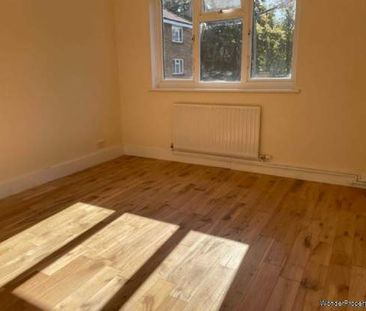 2 bedroom property to rent in London - Photo 4