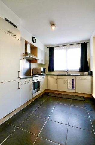 Centraal gelegen en recent appartement met 1 slpk en terras voor 725 EUR/mnd - Photo 4