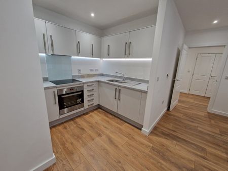 1 Bed Flat, Mahindra Way, E6 - Photo 3