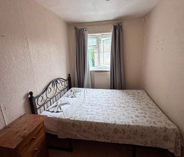 Room in a Shared House, Clifford Road, E16 - Photo 5
