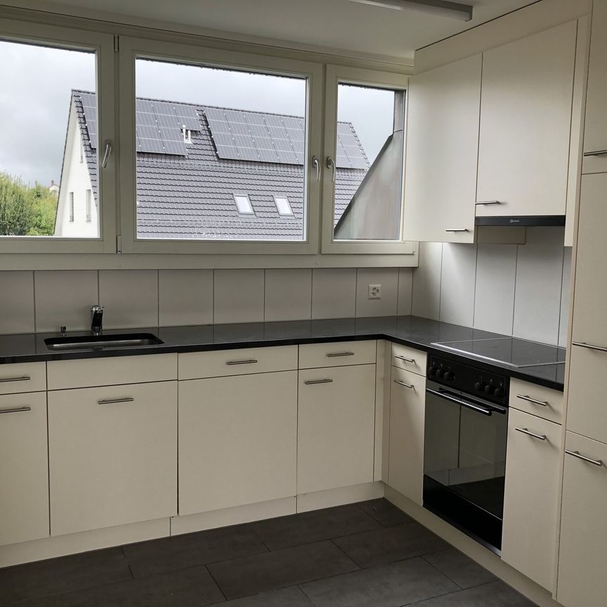 Rent a 4 ½ rooms duplex in Oberglatt - Photo 1