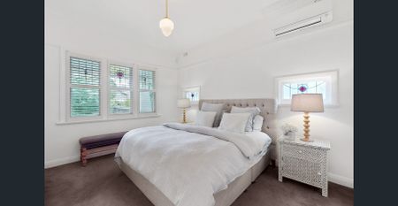 FAMILY POOLSIDE LIVING - Photo 3