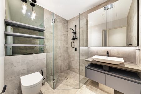 Beautifully Appointed North Facing Apartment in Quiet Location - Photo 4