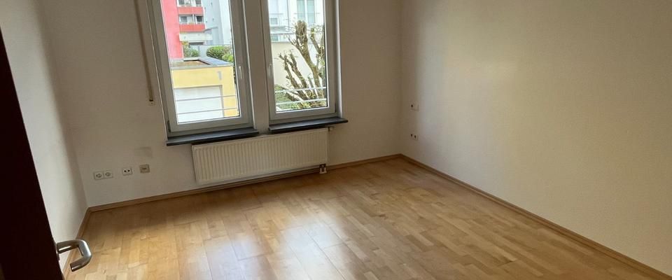 Helle 4-Zimmer Wohnung mit Balkon 104qm - Photo 1