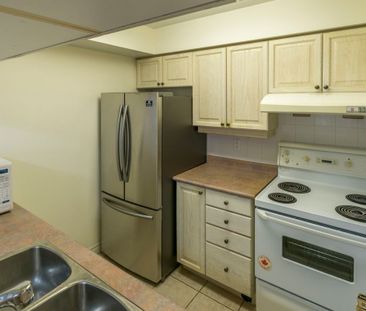 For Lease - 18 Sommerset Way Unit# 805, Toronto, Ontario - Photo 5