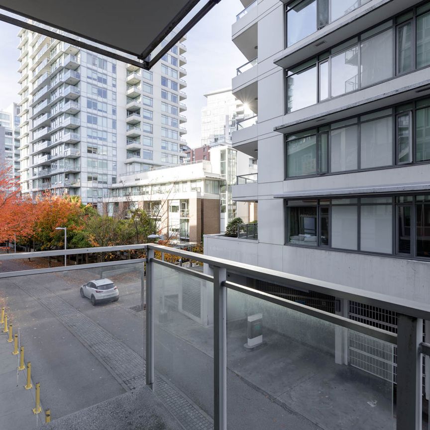 161 East 1st Ave (2nd Floor), Vancouver - Photo 1