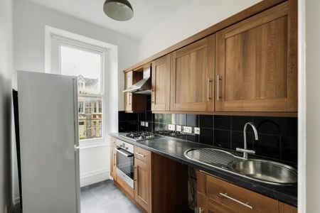 2 bedroom flat to rent - Photo 4