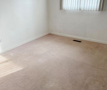 For Lease - 245 Heritage Drive, Kitchener, Ontario - Photo 2