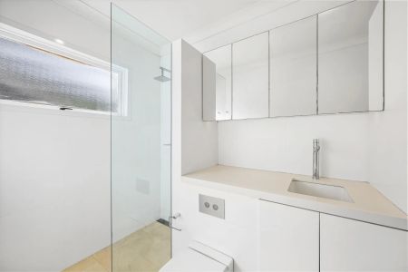 Privately Located Lower Duplex - Photo 5
