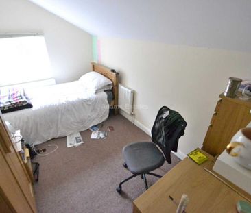 6 bedroom terraced house to rent - Photo 4