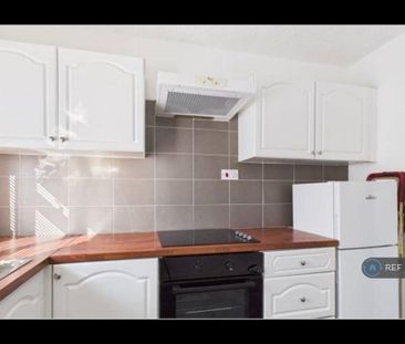 2 bedroom maisonette to rent - Photo 6