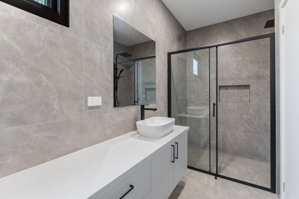 3/25 Eisenhower Street, Reservoir VIC 3073 - Photo 1