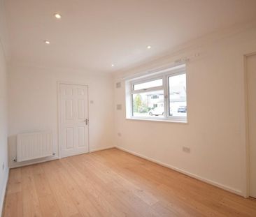 4 bedroom detached bungalow to rent - Photo 4