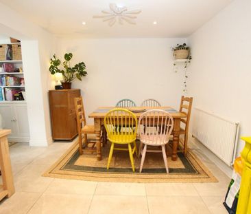 3 bedroom semi-detached house to rent - Photo 3