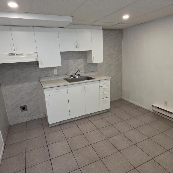 3½ sous-sol rénové situé dans le quartier Ahuntsic - Photo 1