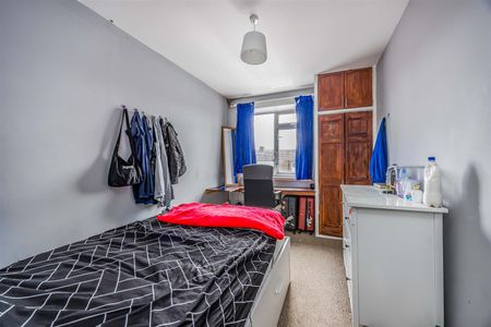 House - Terraced For Rent Manners Road, Southsea - Photo 3