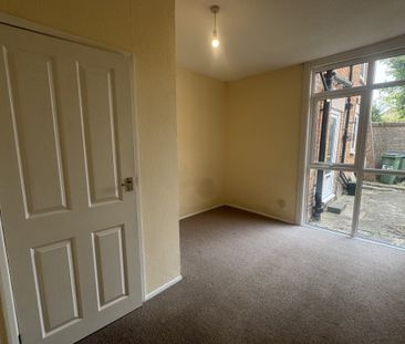 Queens Park - Photo 1