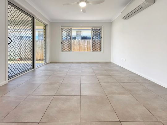 Modern 4 Bedroom Family Home in Riverbank Estate - Photo 1