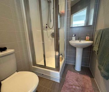 Bed En Suite Student Flat, LN1 - Photo 2