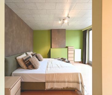 Mooie en gerenoveerde woning in populaire straat te Borgerhout - Foto 5