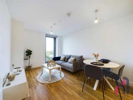 2 bedroom flat to rent - Photo 2