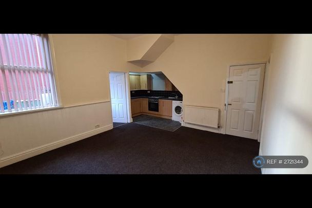 1 bedroom flat to rent - Photo 1