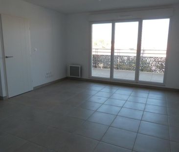 location Appartement T2 DE 39.24m² À TOULON - Photo 1