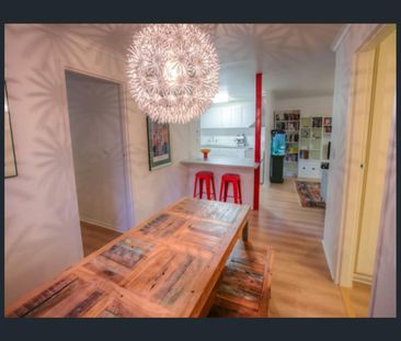 LOW MAINTENANCE - Photo 2