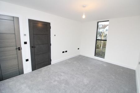 3 bedroom terraced house to rent - Photo 3