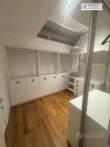 Appartamento di 105 m² con 3 locali e box auto a R - Photo 3
