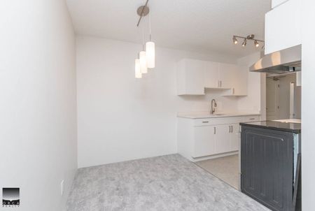 305-2016 Fullerton Avenue, North Vancouver - Photo 4