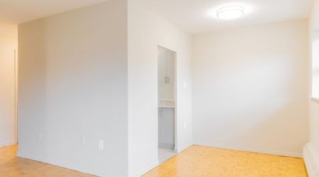 For Lease - 1061 Seneca Avenue Unit# 501, Mississauga, Ontario - Photo 2
