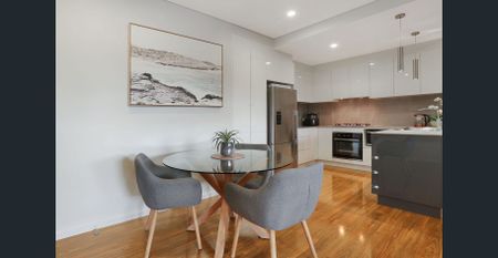 Light-Filled Modern Apartment... - Photo 3