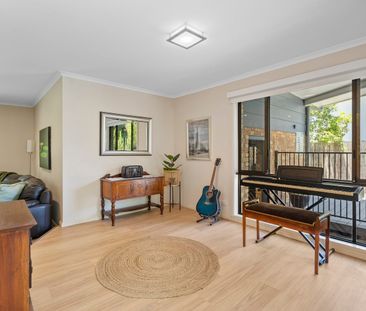 The Ultimate Benowa Family Home – Space, Pool & Parkside Living - Photo 4