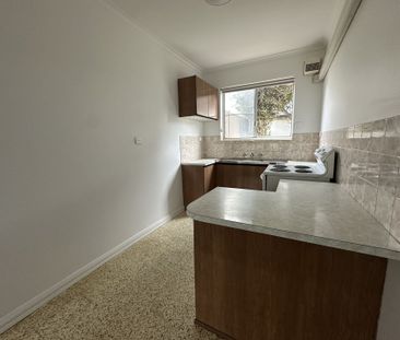 Wake up to sea views every morning! - Photo 4