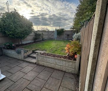 3 Bed Terraced House, Hendre Close, CV5 - Photo 3