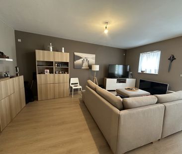 Leuk en ideaal gelegen tweeslaapkamer appartement. - Photo 2
